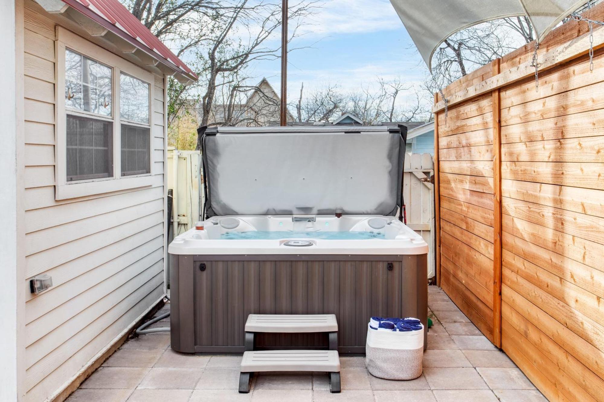 Ramsey By Avantstay Modern Character Home In Austin W Pool Exterior photo